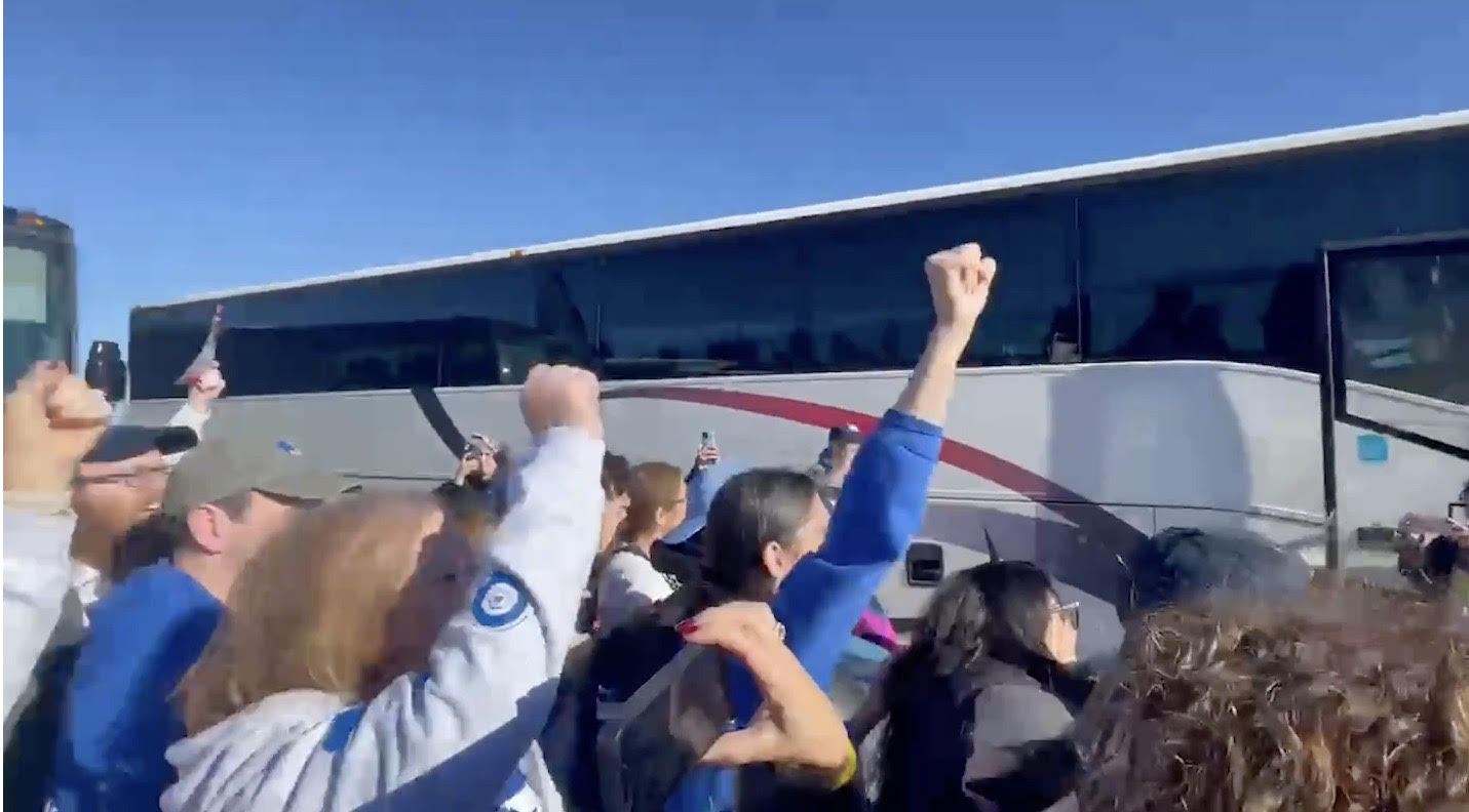 Detroit Jews Planning to Attend Rally in D.C. Get Stranded by NoShow