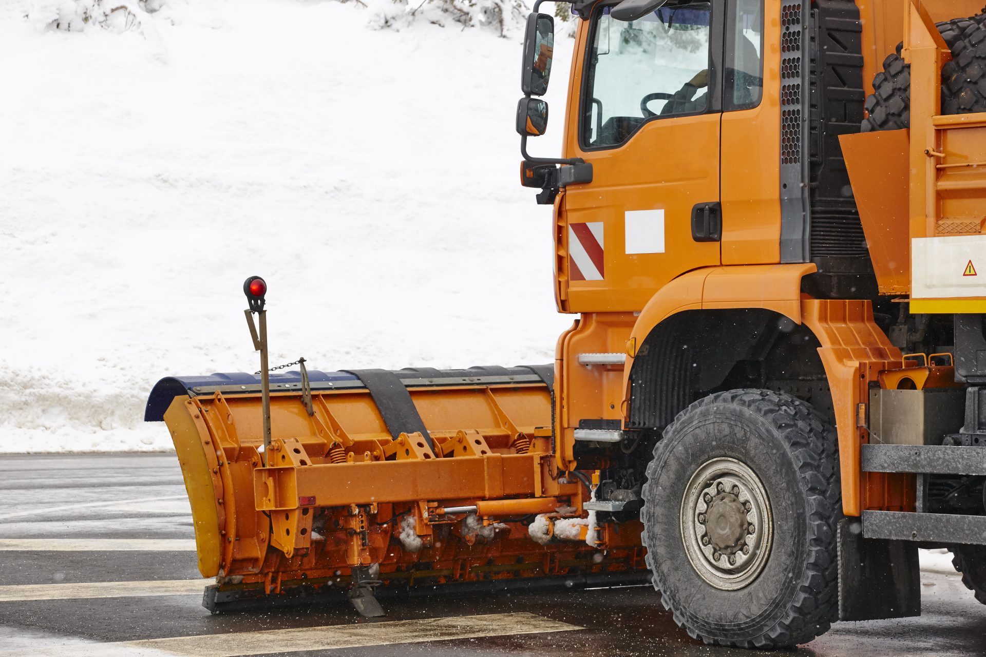 Snowplow Safety 101: Michigan Drivers Urged to Prepare for New Law as ...